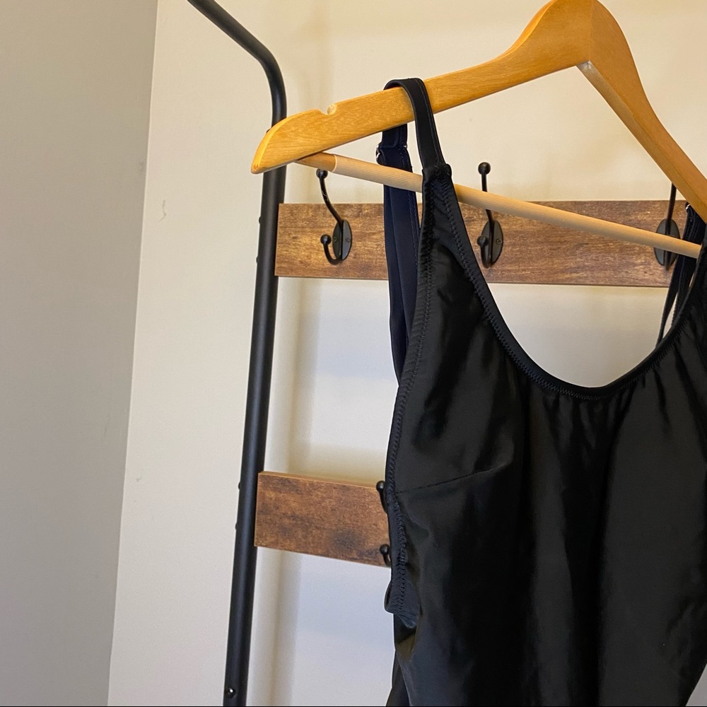 Women’s Classic Black Basic Adjustable Straps Ope… - image 5